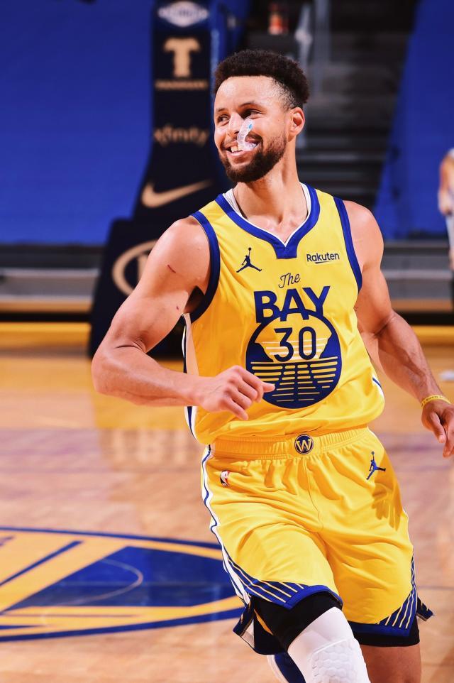 世界杯手机观看-62分！库里重启日天模式！勇士想赢球这并非最优解